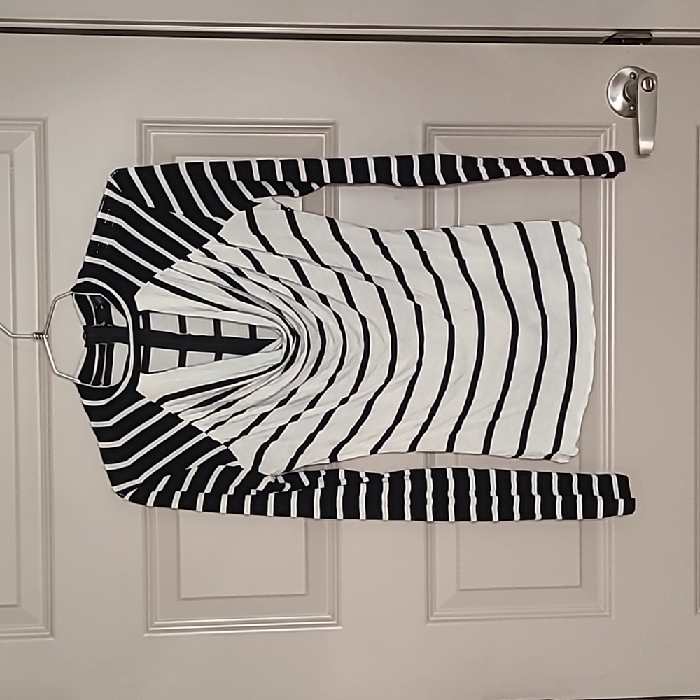 Guess sexy black and white striped high cowl neck tight fitted top